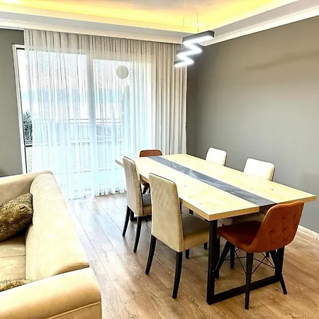 Luxury With Sea View & Garden Муданья